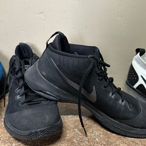 MENS NIKE BASKETBALL SHOES
